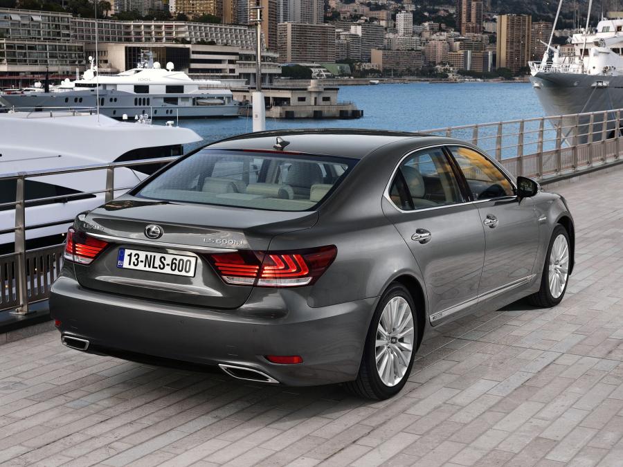  Lexus LS600h L 2012 года  (EU) (фото 4 из 13)